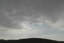 بارش‌های پراکنده تابستانی در اسلام آبادغرب/ هشدار هواشناسی برای استان‌های غربی