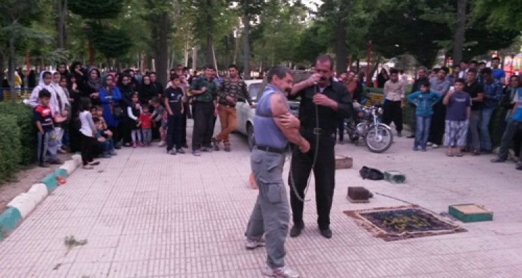 نمایش معرکه گیری در اسلام آبادغرب 