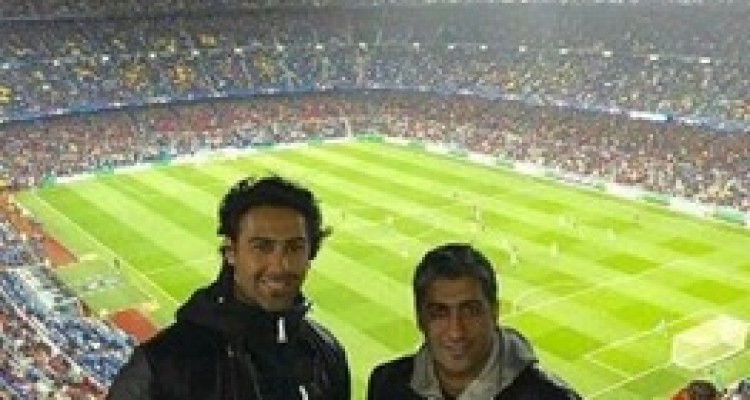 شوخی هواداران پرسپولیس با عکس فرهاد مجیدی در نیوکمپ