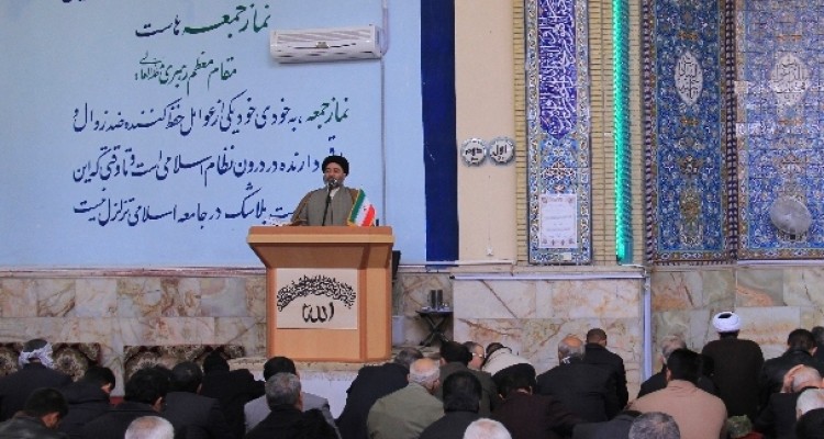 بخاطر تفکر لیبرالی برخی مسئولین امسال "سال اقدام و عمل" نامگذاری شد/ اقتصاد مقاومتی مشکلات اقتصاد داخلی  کشور را حل می کند