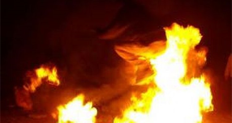  آتش سوزی نمایشگاه خودرو در اسلام آبادغرب