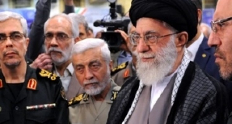 باید علاوه بر توان دفاعی توان تهاجمی را نیز افزایش دهیم/غیر از سلاح شیمیایی و هسته‌ای، محدودیتی در گسترش صنایع دفاعی نداریم