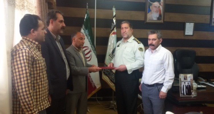 تجلیل از فرمانده انتظامی شهرستان اسلام آبادغرب+عکس