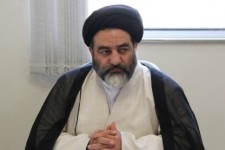 13 آبان روز بصیرت جوانان ایرانی است/دانشجویان پیرو خط امام از کسی خط نگرفتد