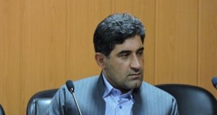 هر جریانی بخواهد پیگیری مطالبات مردم را سیاسی جلوه دهد خائن است