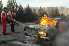 آتش سوزی خودرو پیکان در جاده اسلام آبادغرب-کرمانشاه+عکس