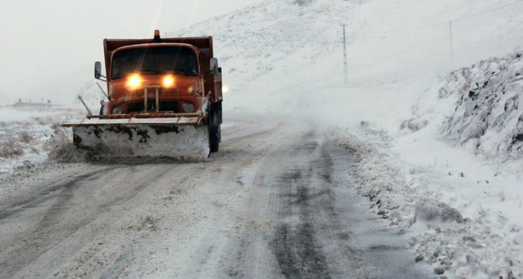 بازگشایی راه روستایی 35 روستای شهرستان اسلام آباد غرب/ انتقال یک زن زائو به بیمارستان