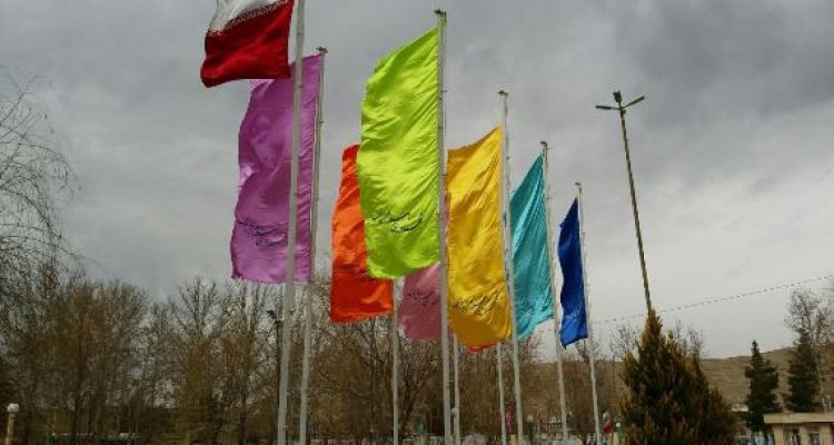 گزارش تصویری/فضا سازی و آذین بندی سطح شهر اسلام آبادغرب به مناسبت فرا رسیدن دهه مبارک فجر 