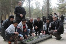 غبار روبی و عطر افشانی مزار شهدا توسط پرسنل و دانش آموزان مجتمع فرهنگی تربیتی شهید صادقی  کمیته امداد شهرستان 