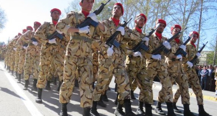 مراسم رژه روز ارتش در شهرستان اسلام آباد غرب