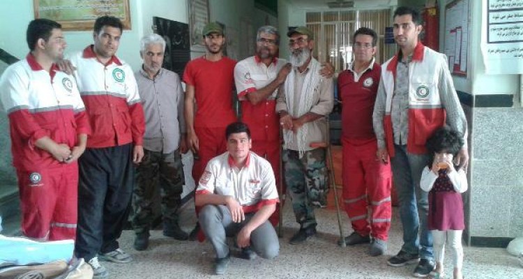 ارائه خدمات اسکان و امداد و نجات توسط جمعیت هلال احمر اسلام آباد غرب به زائران شهدای بازی دراز 