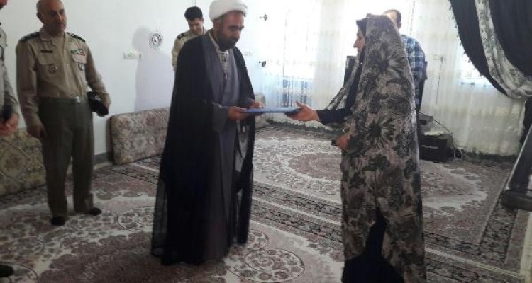 دیدار با جمعی از خانواده های معظم شهدای ارتش در اسلام آبادغرب+تصاویر