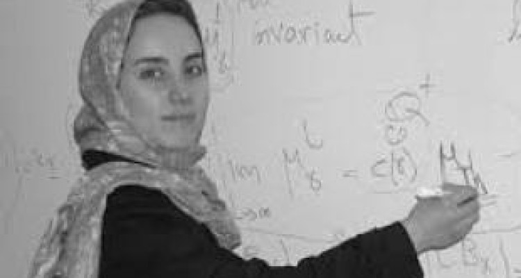 چرا "مسلمان بودن" مریم میرزاخانی هیچ بازتاب رسانه ای نداشت؟