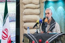 سردار سلیمانی: تمامیت ارضی، استقلال و عزت خودمان را مدیون شهدا هستیم/ فرماندهان ما ابتدا خود را ساختند سپس دیگران را