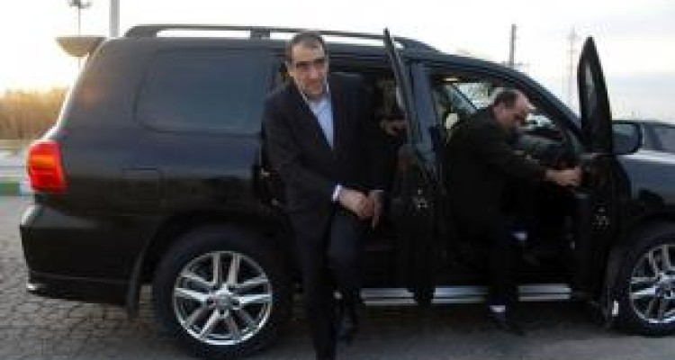 بَخیه دهان منتقد 