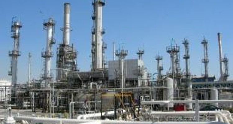 پالایشگاه هویت کرمانشاه است / از حق مردم کوتاه نمی‌آییم