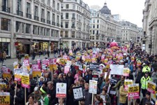 واکنش تند و تیز مردم آمریکا نسبت به اقدامات نژادپرستانه ترامپ + صوت 