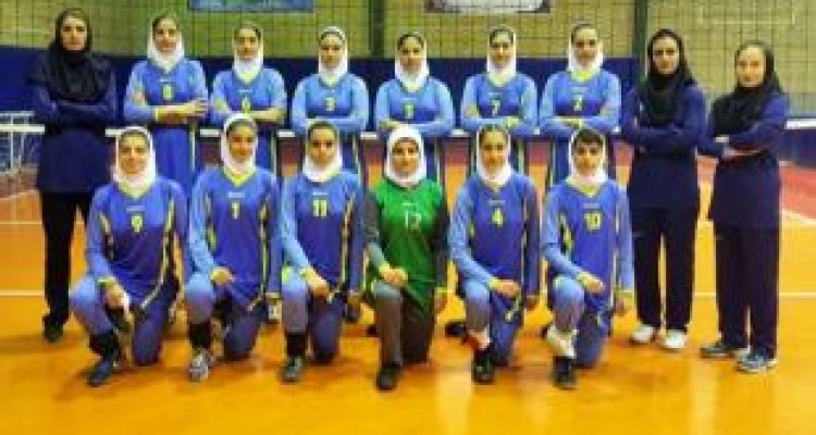 ۸ تیم در ۴ دیدار به رقابت پرداختند