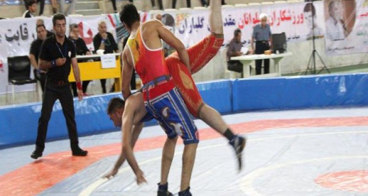 اختتامیه مسابقات پهلوانی زورخانه‌ای و کشتی پهلوانی در اسلام آبادغرب+تصاویر