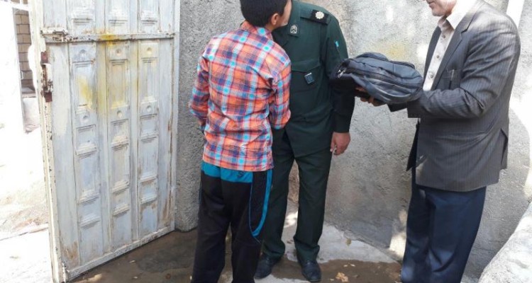 اهدای کیف، لوازم التحریر و بسته آموزشی به ۳۱۶دانش آموز نیازمند در اسلام آبادغرب