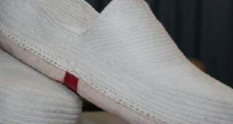 سوختن فرصت ثبت جهانی اصیل ترین پاپوش ایرانی به نام کرمانشاه