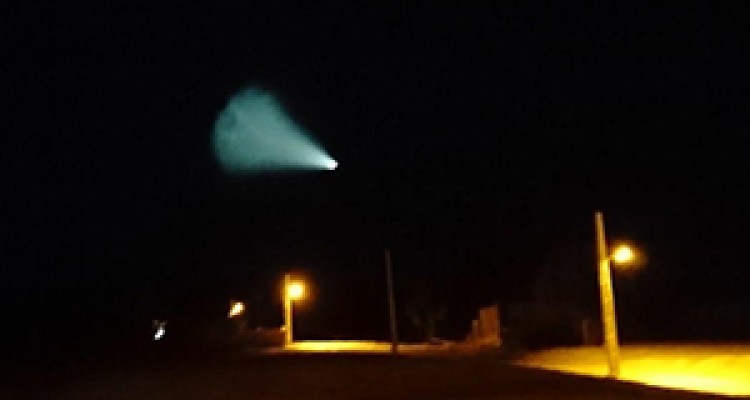 فیلمی از شی نورانی که در بیشتر استان‌های شمالی دیده شد 