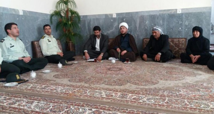 دیدار و سرکشی از خانواده شهدای نیروی انتظامی در اسلام آبادغرب+تصاویر