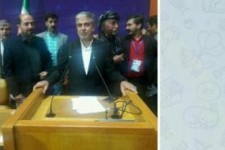 رفتار عجیب نماینده فراکسیون امید/ پس از سلفی با موگیرینی اینبار سلفی با تریبون سالن سران! 