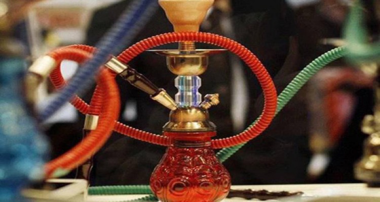 قل قل قلیان از ساق فوتبالیست‌ها به گوش می‌رسد/ اتلاف وقت پای نی قلیان 