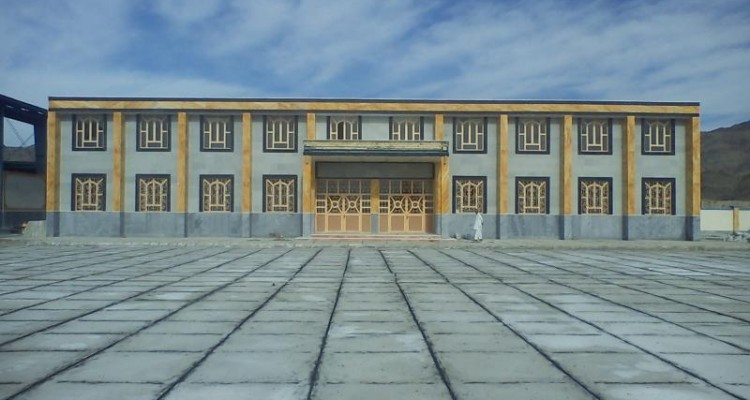 درگیری شدید دانش آموزان با مسئولان یک دبیرستان + فیلم 