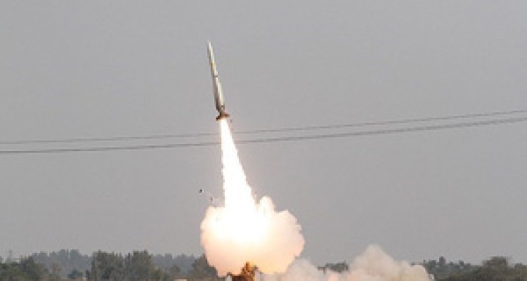 لحظه اصابت موشک صیاد ۲ به پهپاد + فیلم 