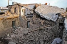 سنگ بنای خانه‌های متزلزل گذاشته شد/ تبعیض بین شهر و روستا