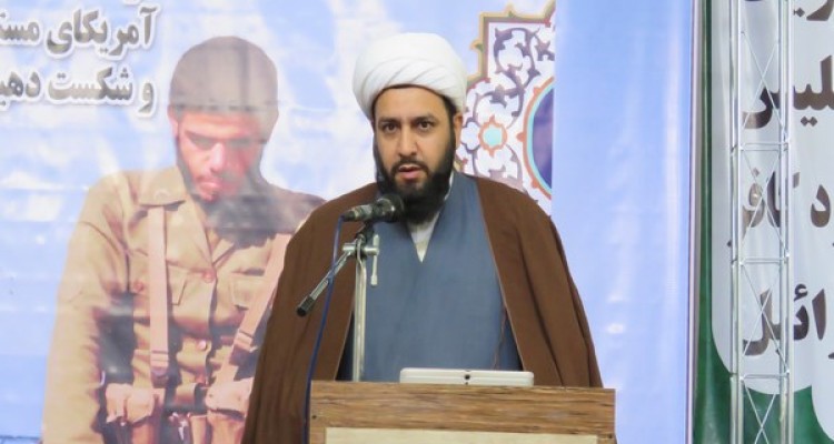 در زلزله اخیر تفاوت مدیریت بسیجی و جهادی با مدیریت کاغذی و پشت میز نشین مشخص شد