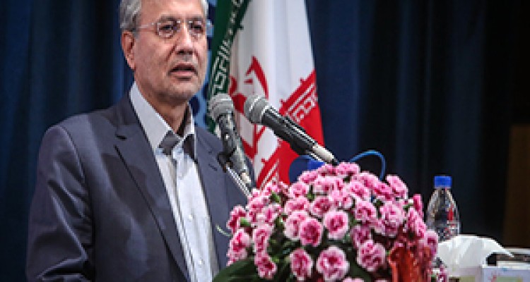 اتفاق غیرمنتظره هنگام سخنرانی وزیر کار!/ خاطره علی ربیعی از میخ گذاشتن روی ریل راه آهن + فیلم 