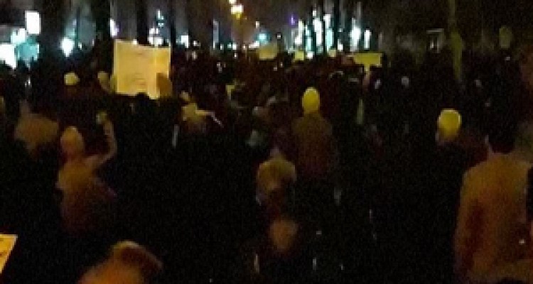 خروش مردم انقلابی رشت در دفاع از مردم، نظام و رهبری +فیلم 