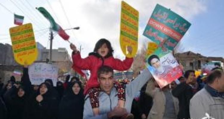 نماهنگی از حضور پرشور مردم کرمانشاه در راهپیمایی 13 دی+فیلم