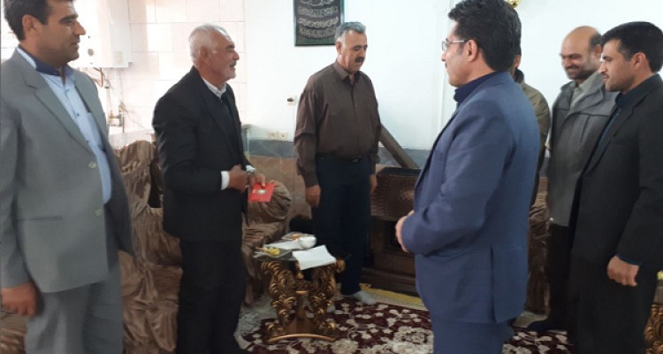 دیدار و سرکشی  از خانواده شهدا در اسلام آبادغرب+تصاویر