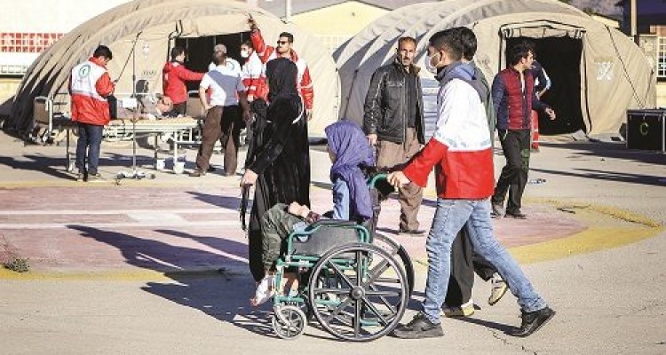 ماجرای غم انگیز نوعروسی که در زلزله کرمانشاه قطع نخاع شد 