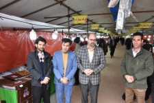 بازديد فرماندار شهرستان از نمايشگاه زمستانه در اسلام آباد غرب+عکس