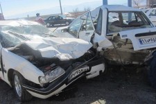 تصادف زنجیره‌ای در اسلام آبادغرب 3مصدوم برجای گذاشت + عکس