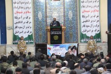 وظیفه مسئولان است که افتخارات و دستاوردهای انقلاب را بگویند/ با اشرافی گری نمی توان کار و خدمت کرد