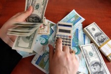 چرا بانک مرکزی اسامی خریداران دلار را به سازمان مالیاتی داد؟