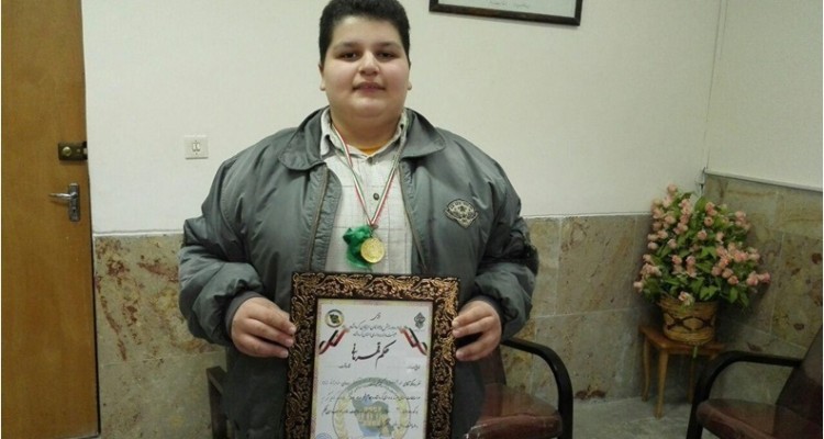 مدال طلای مسابقات وزنه برداری استان بر گردن دانش آموز اسلام آبادی آویخته شد 