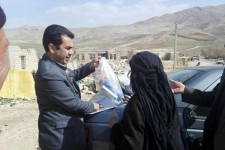 توزیع بسته های بهداشتی در بین مددجویان مناطق محروم شهرستان اسلام آبادغرب
