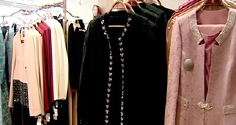 کیفیت پوشاک و مانتوهای ایرانی در بازار شب عید + فیلم 