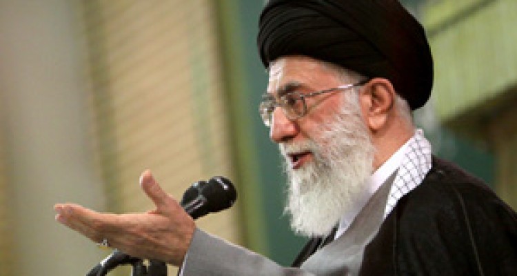 اشاره اخیر رهبرانقلاب به تلاش عقیم دشمن در فضای مجازی درباره حجاب +فیلم 