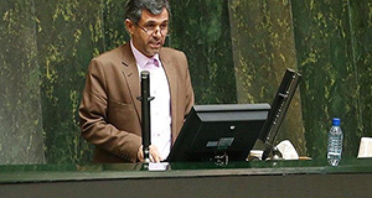 نماینده مخالف عملکرد وزیر کشاورزی: واردات بی‌رویه، زندگی کشاورزان و دامداران را فلج کرده است + فیلم 