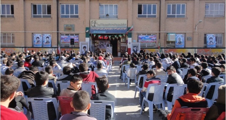 شهدای مدافع حرم از عقلانیت در مقابل جهالت دفاع کردند 