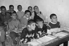  شاگردان دیروزی درس خوان تر بودند /معلمی را توصیه نمی کنم