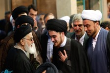 بازتاب‌های یک مراسم اختصاصی در جماران/از کنایه روزنامه اصلاح ‌طلب تا ایجاد بدعت‌های جدید حوزوی!+تصاویر